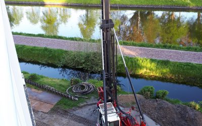 De eerste paal voor de nieuwe kapel is geslagen